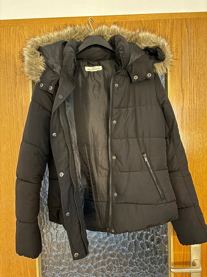 Damen Winterjacke in Bubesheim