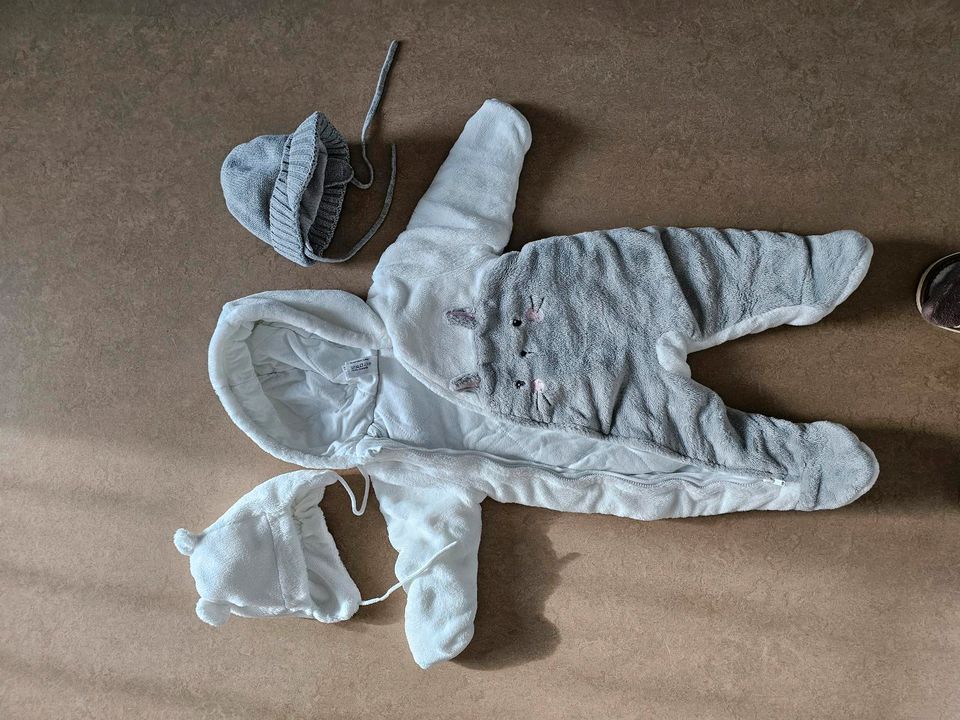 Overall Winter inkl 2 Mütze Baby Junge Kleiderpaket Gr 56-62 in München