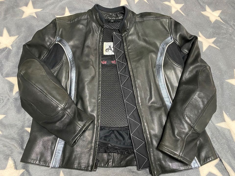 Motorradjacke für Damen Gr. 44/46 in Vogelsdorf