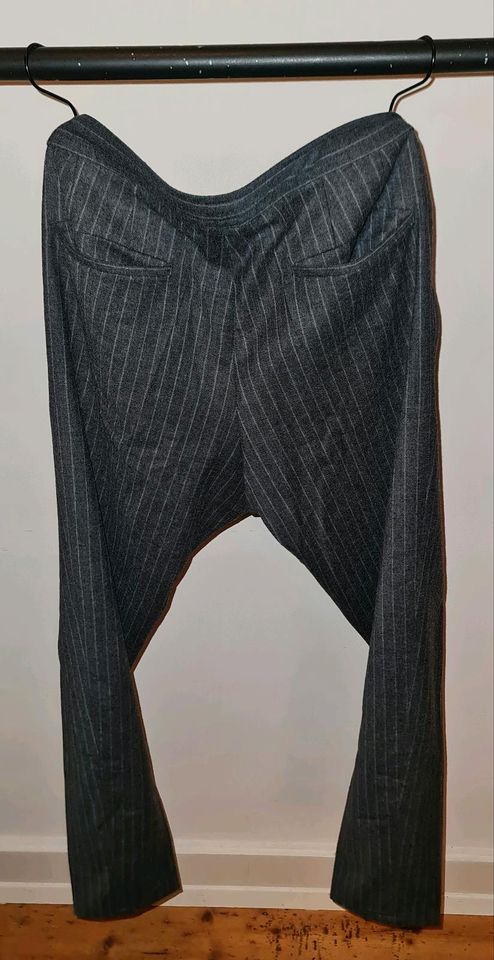 Strellson Hose Nadelstreifen mit Kordelzug Gr. 48 Grau Slim Fit in Konstanz