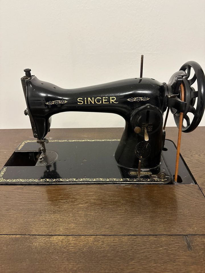 Nähmaschine von Singer - historisches Schätzchen in Paderborn