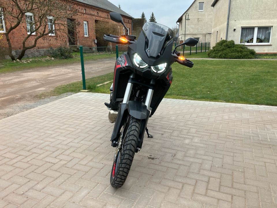 Honda CRF 1100 L DCT Africa Twin 1. Hand in Wittenberge