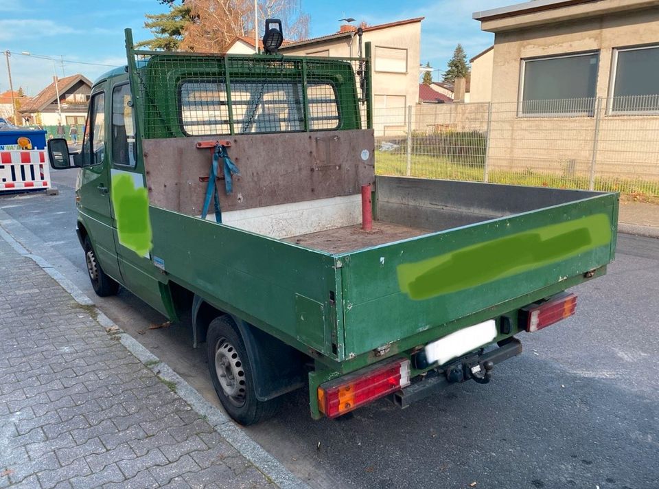 Mercedes Benz 208 D Pritsche in Frankfurt am Main