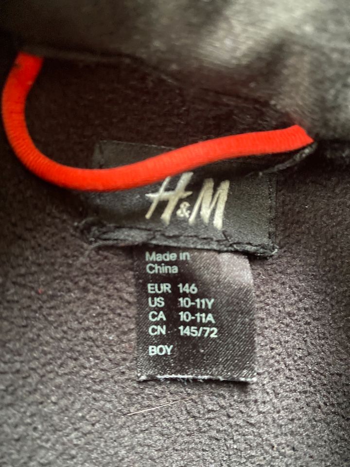 H&M Softshelljacke schwarz, Gr. 146 ohne Kapuze in Hochspeyer