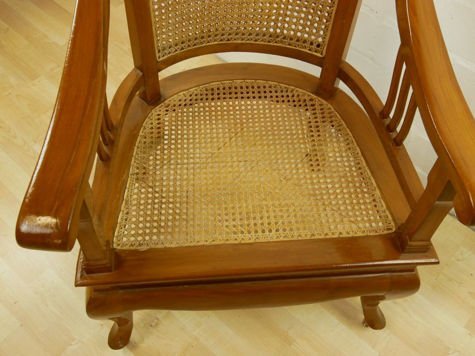Antiker Sessel - Holz - Korbgeflecht - Wiener Geflecht in Hiltrup
