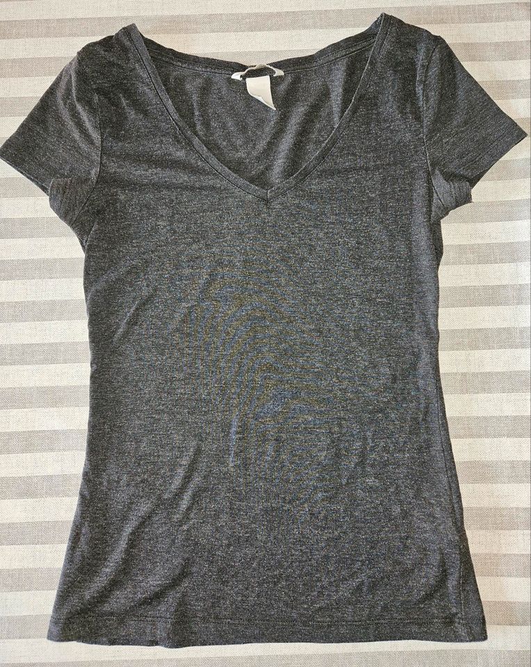 Bekleidungspaket Gr. XS ONLY H&M Set Hosen Pullover Shirts in Olderup
