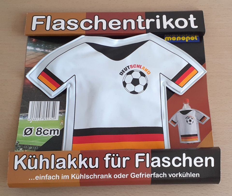 Fußball Deutschland Trikot als Kühlakku für 0,5 Liter Flasche in Königsbrunn