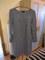 Comma Kleid mit Hahnentritt Muster Größe M Niedersachsen - Springe Vorschau
