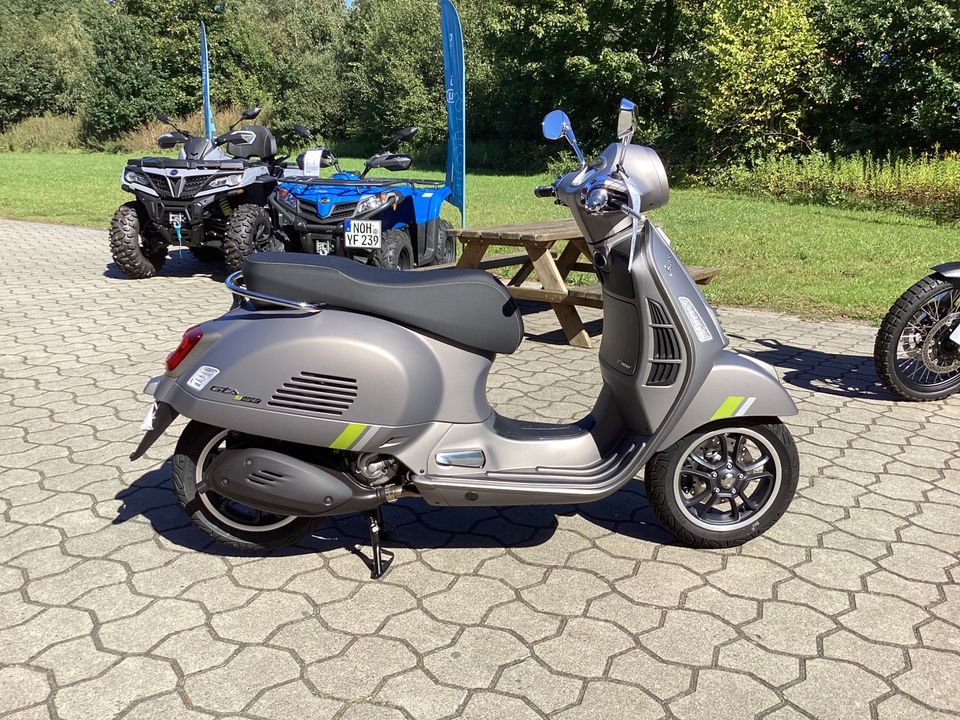 Vespa GTS SUPER TECH 300 in Nordhorn