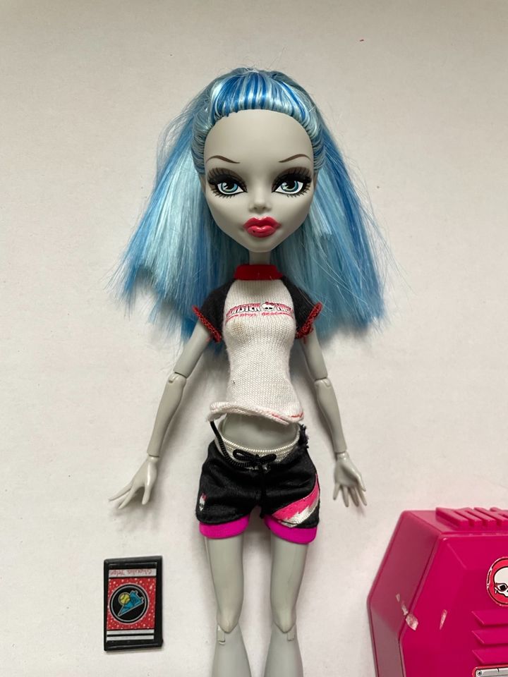 Monster High Classroom Ghoulia Yelps in Wunstorf