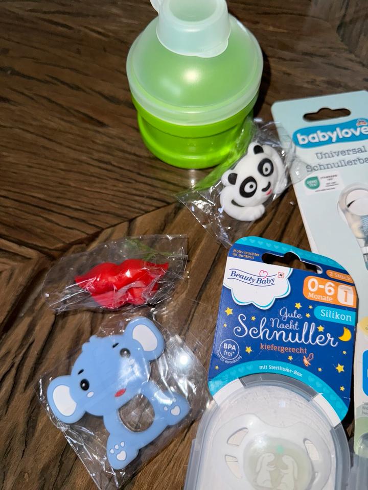Set NUK,MAM Schnuller, Babyflasche, Schnullerbox, Schnullerkette in Giengen an der Brenz