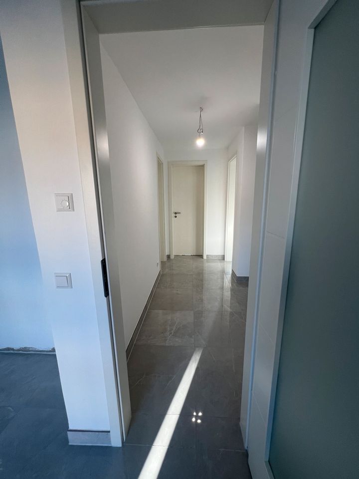 Luxus 2-Zi Wohnung Kernsaniert Balkon, Fußbodenheizung, Aufzug in Nürnberg (Mittelfr)