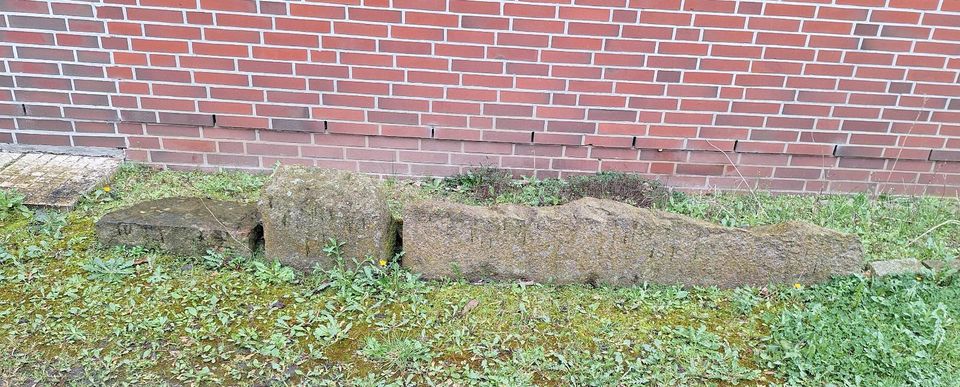 Steine, Felssteine, Findlinge Begrenzungssteine zu verschenken, in Tangstedt