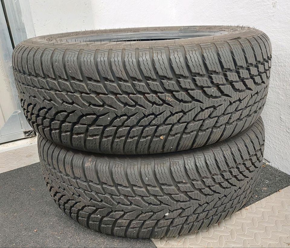 2x 205/60R16 96H Winterreifen Nokian DOT3321 in Selmsdorf