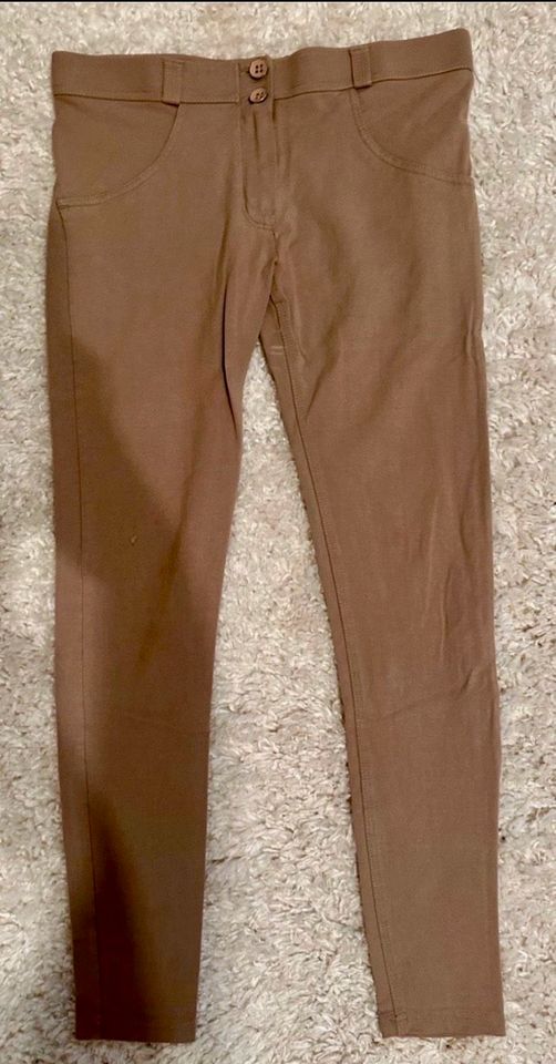 ❤️ Freddy Hosen Gr. S M L beige blau rot braun regular waist in Niebüll