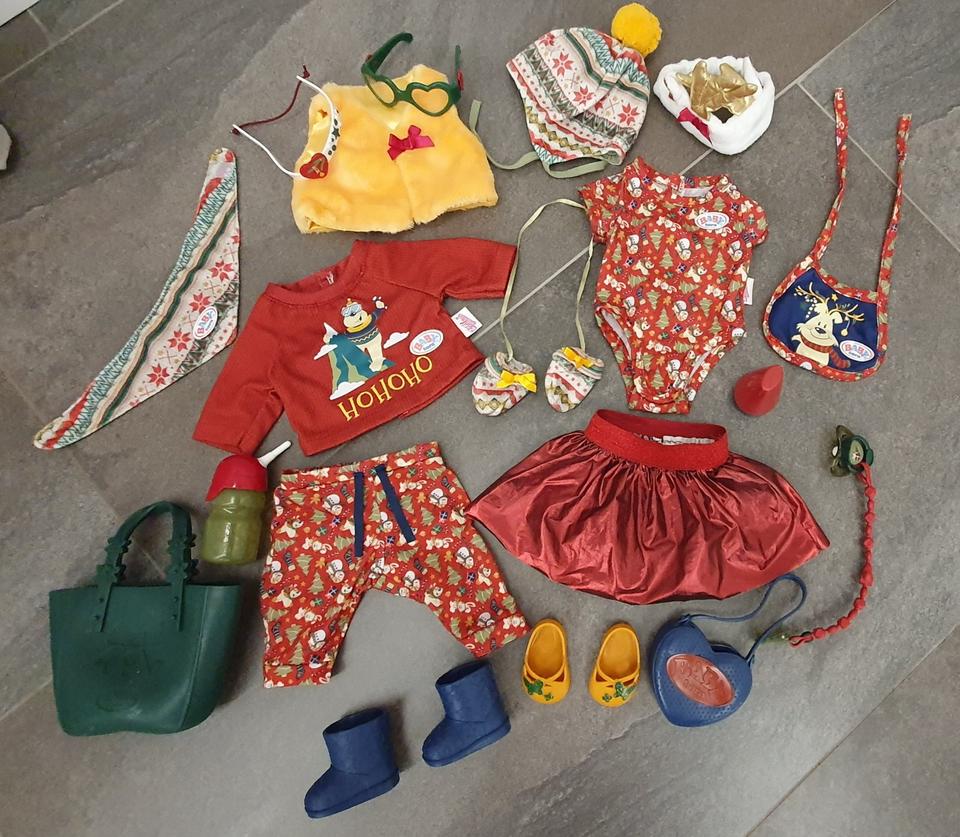 BABY BORN Puppenkleidung verschiedene Sets, Preis auf Anfrage in Dörpen