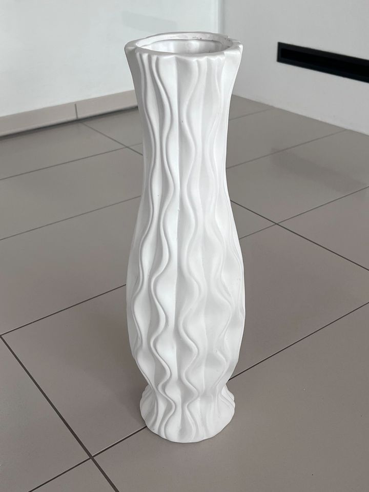 Bodenvase, 50 cm, weiss matt, neu in Stockheim