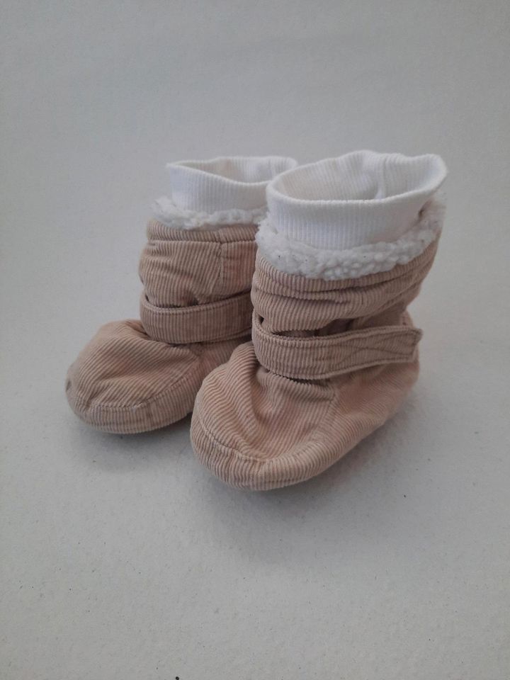 H&M Baby Stiefel Cord, Größe 19 in Würzburg