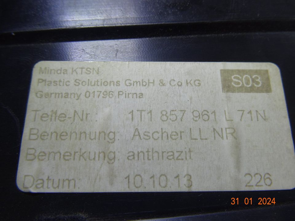 VW Touran Aschenbecher Zigaretten anzünder 1t1857961 2003-2015 in Bochum