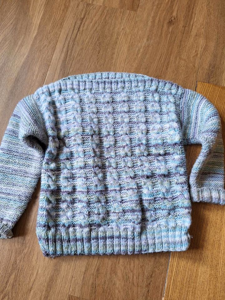 Gestrickter Pullover Größe ca. 98/104 (handmade) in Dresden