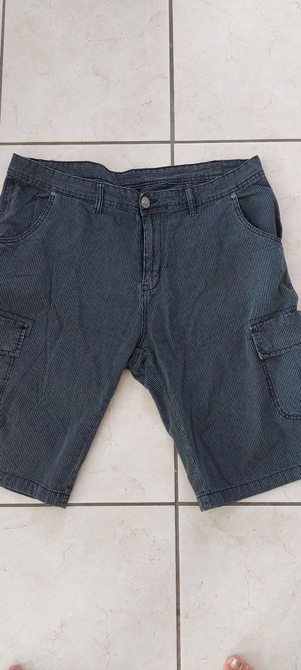 kurze Hose / Shorts Gr. XL van Vaan in Luhe-Wildenau