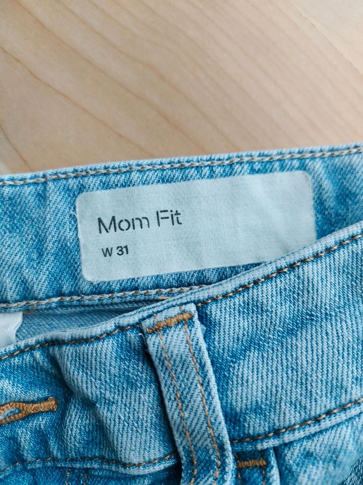 2 EDC MOM FIT JEANS, W31 L26 in Homberg