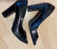 Echtleder Pumps von Zign und Gr. 39, Farbe schwarz Obergiesing-Fasangarten - Obergiesing Vorschau