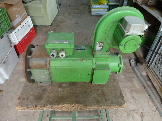 Flanschmotor Gleichstrommotor 3,2 und 5,5 kW 260/340V- 3010 U mit in Halle