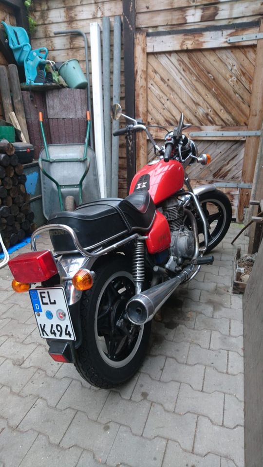 Honda Motorrad CM 400 T in Dörpen