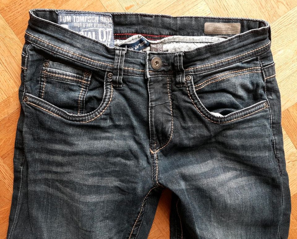 Herren Jeans, W 30 / L 32, blau in Freising