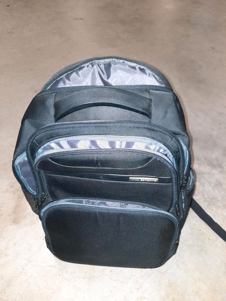 Laptop Rucksack in Kr. München - Unterföhring | eBay Kleinanzeigen ist  jetzt Kleinanzeigen