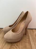 Jumex High Heels Pumps mit Plateau Gr. 37 Beige Sachsen-Anhalt - Halle Vorschau