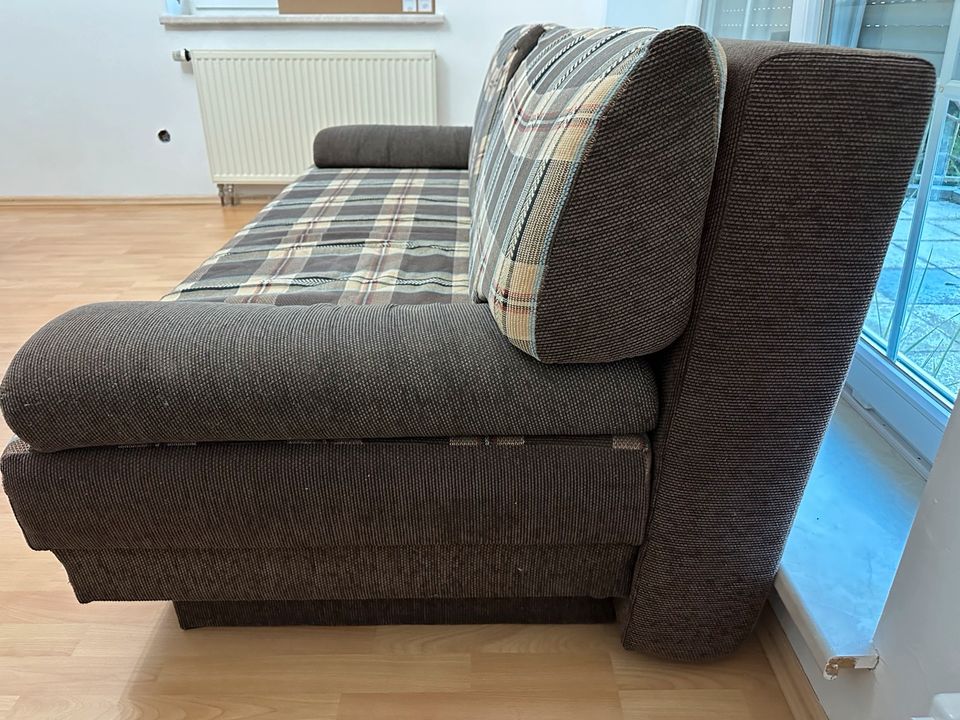 Sofa mit Bettfunktion in Lübeck