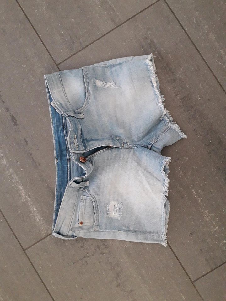 H&M ,Shorts, Hot Pants, Mädels,  Gr.158 in Gangelt