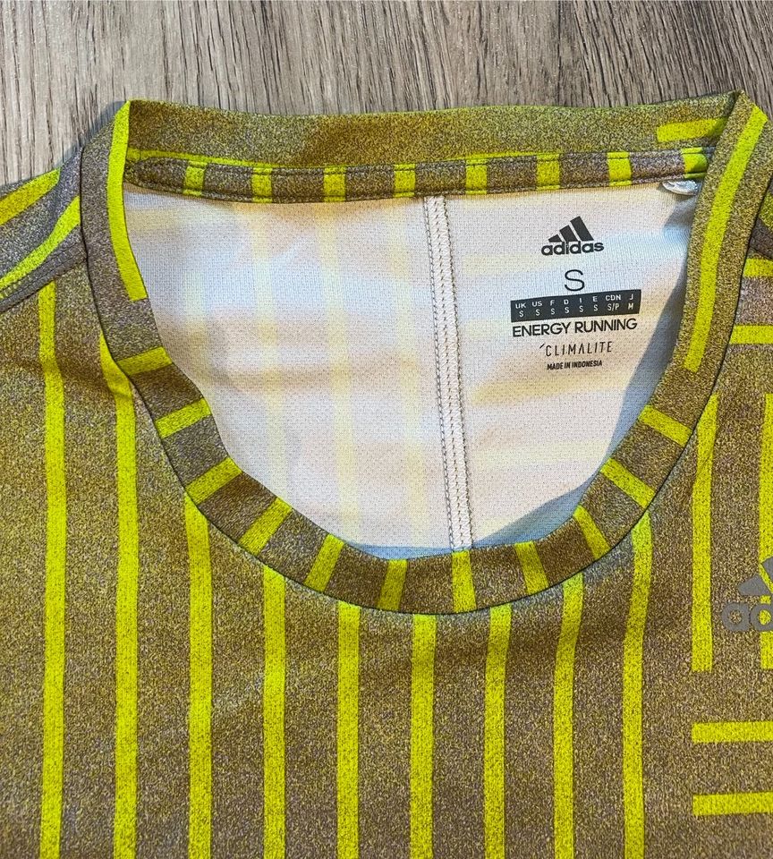 Adidas Sport Shirt Größe S in Nordstemmen