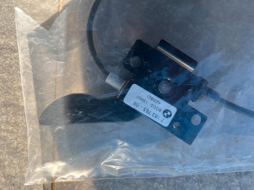BMW 5 F10 F11 F01 F06 Motorhaube Entriegelungsgriff 7183765 in Offenbach