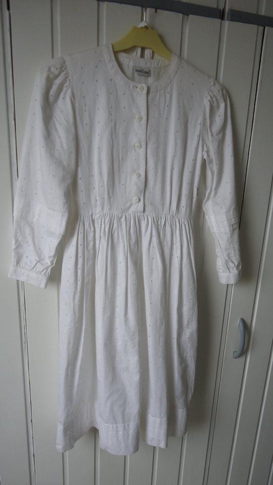 Kleid Kommunionkleid v. Hummelsheim Gr. 140 weiß mit Gürtelband in Meinerzhagen