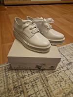 Brautschuhe 36 neu weiß mit Glitzer dandyschuhe hochzeit Nordrhein-Westfalen - Altena Vorschau