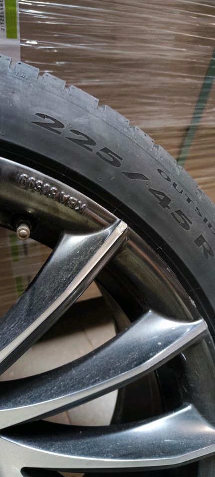 Tomason Alufelgen 18 Zoll  mit Sommerreifen Pirelli 225/45 95Y 18 in Vechelde