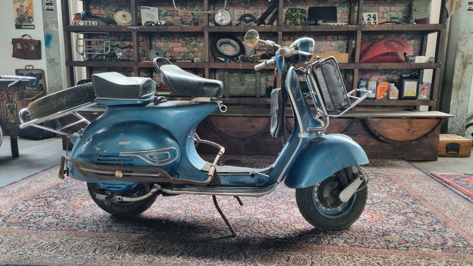 Vespa 150  als Restaurationsobjekt in Bergneustadt