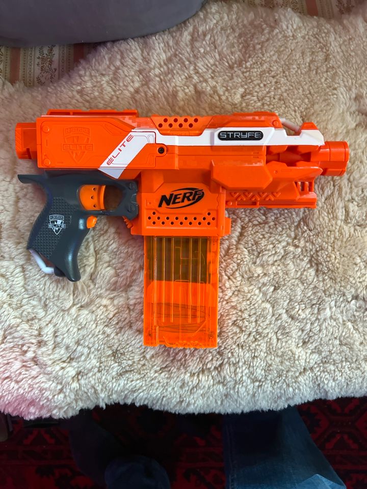 Nerf Stryfe top Zustand! in Bad Vilbel