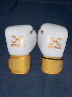 Sting Evolution Boxhandschuhe WEISS/GOLD 16-oz Mitte - Wedding Vorschau
