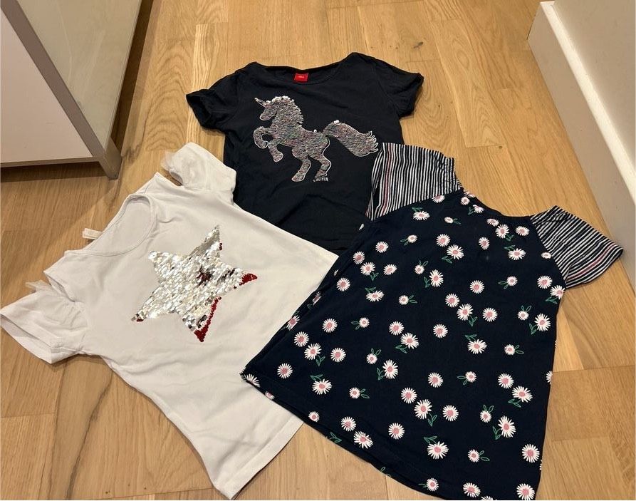 Paket Mädchen T-Shirts 128/134 in Köln