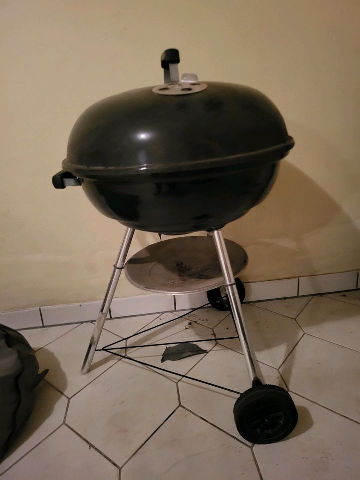 Weber Holzkohlegrill Kugelgrill in Waghäusel