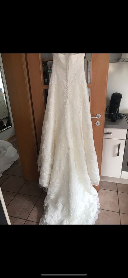 Brautkleid komplett aus Spitze in Heimertingen