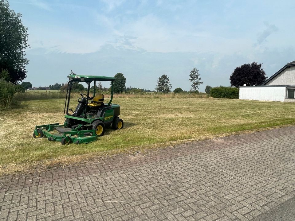 Gartenpflege Gärtner Grünpflege Rasen mähen mulchen Greenkeeping in Titz