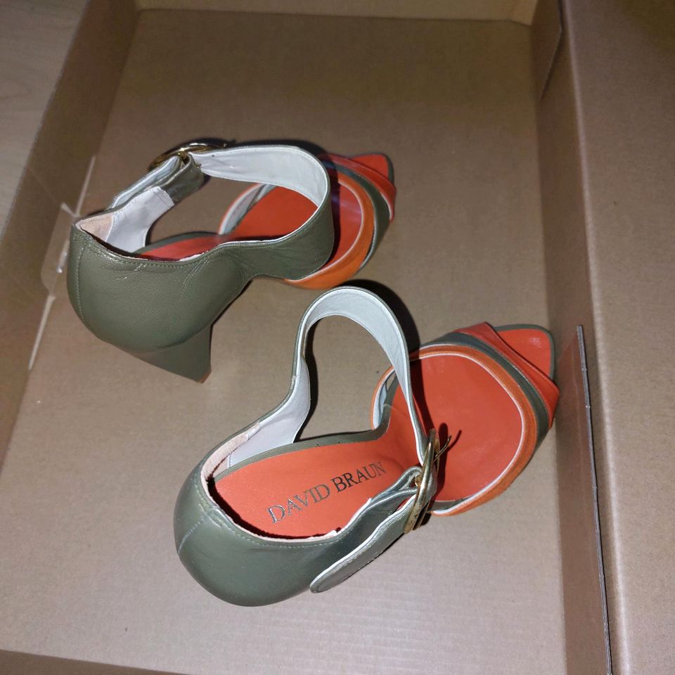 Neue Echtleder high heels Sandalen 37 size 4 in Berlin