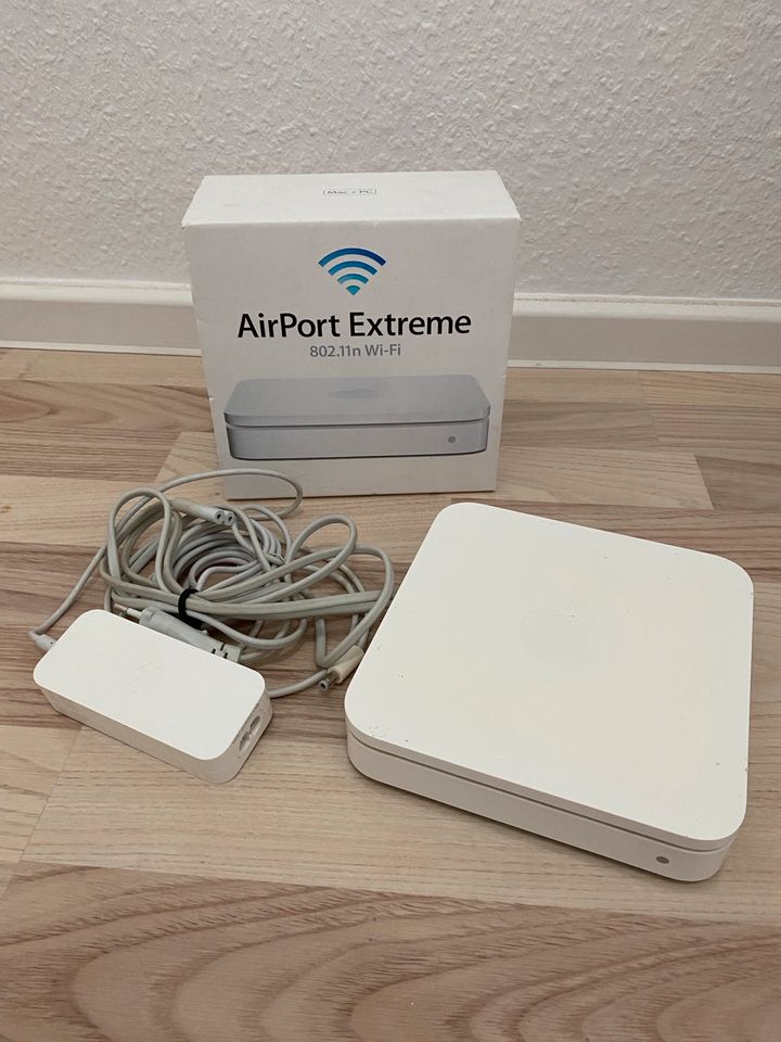 AirPort Extreme 802.11n Wi-Fi Router A1408 wlan Router in Chemnitz