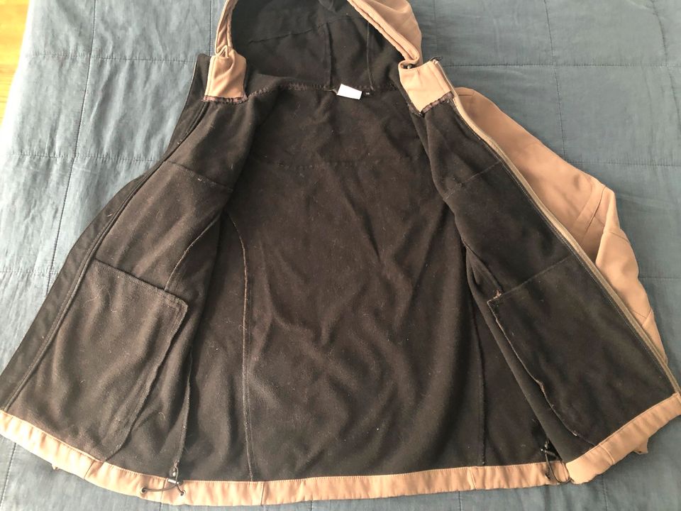 sportliche McKinley Damenjacke khaki Gr.38 in Überlingen