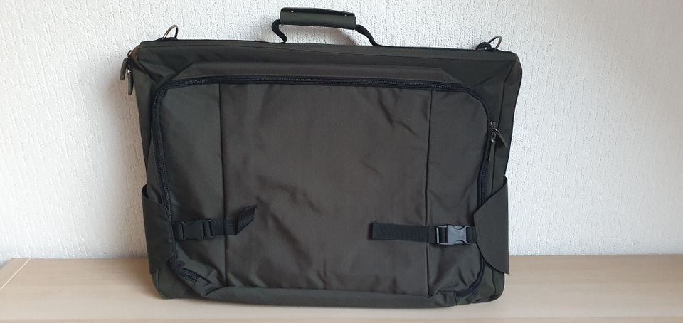 FILA Reise-Umhängetasche 60x45x15 mit Laptoptasche -neu- in Berlin